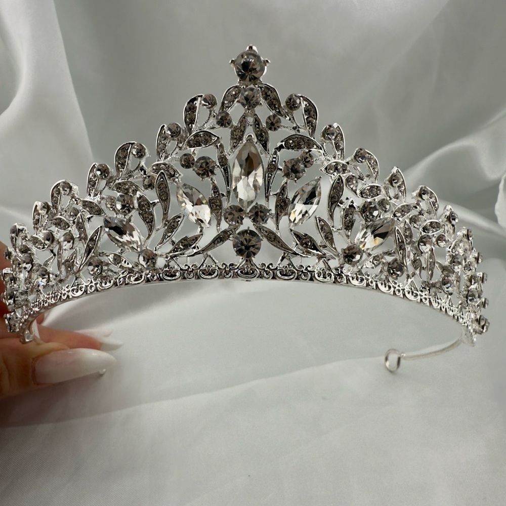 Wedding bridal  Silver Tiara - Picture 3 of 5
